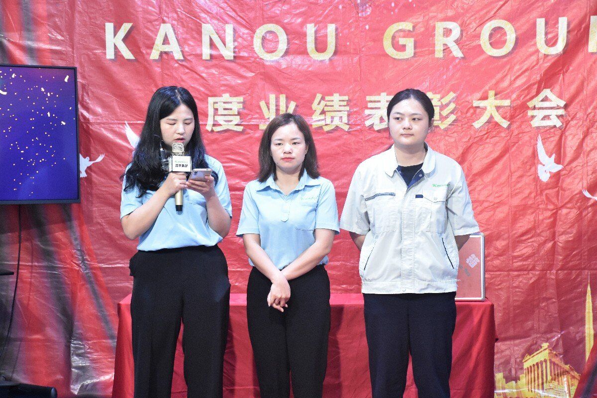 月度总结表彰大会流程及安排,年终总结暨员工表彰大会议程