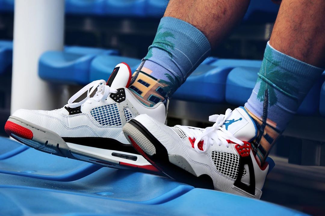 买一送4衣服,买一送四小蓝盾