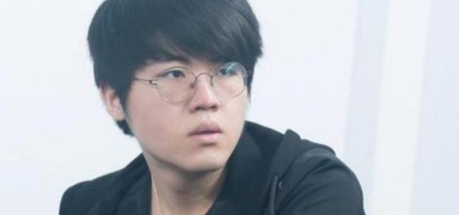 峡谷野王香锅在外面“打野”？Rita直播透露香锅在她家睡觉