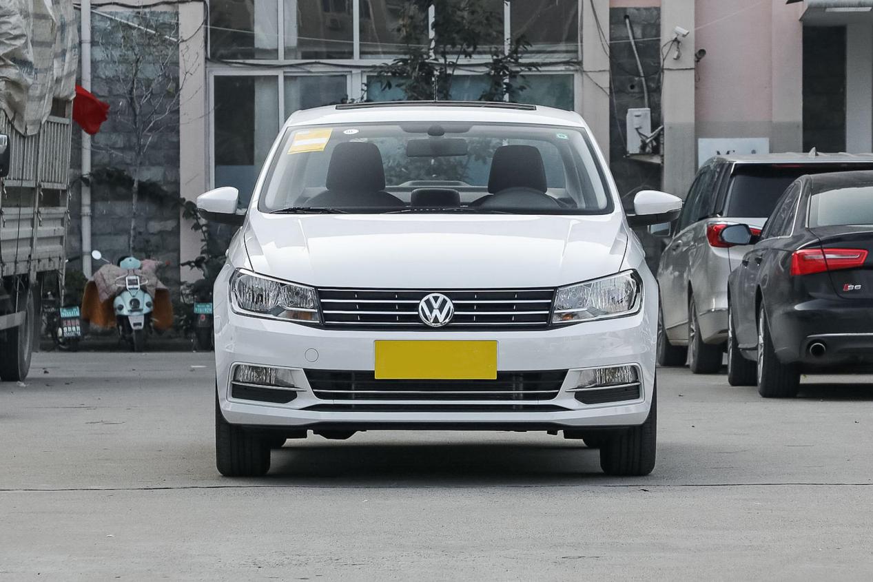 14款大众桑塔纳对比14款锋范操控,家用代步轿车本田锋范值得购买吗