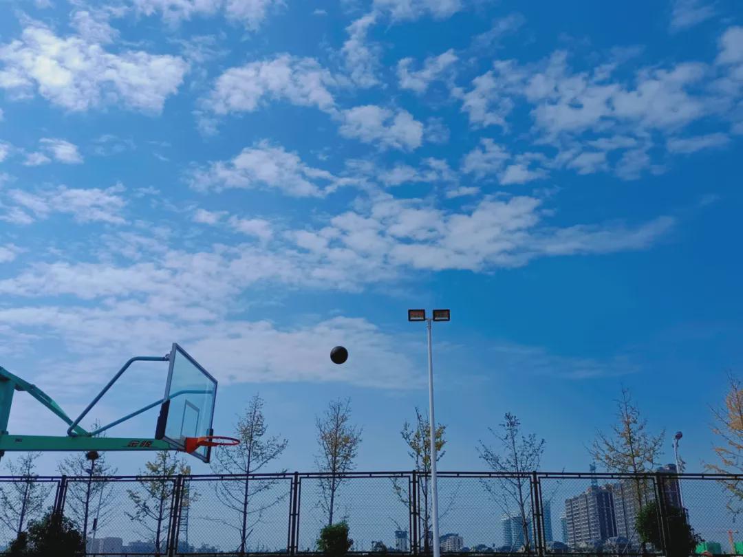 信阳学院破不破,信阳学院鼎盛