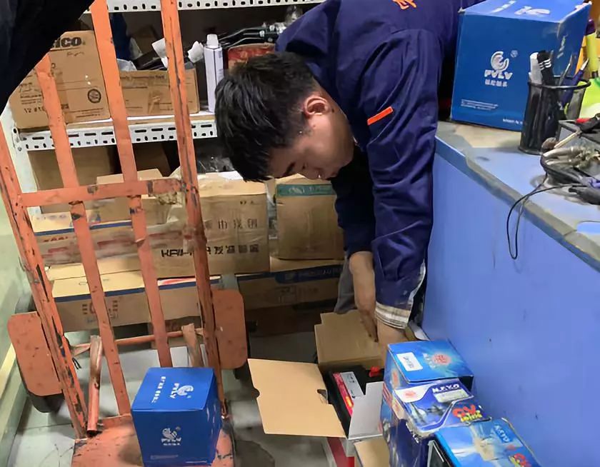 “消失”的汽配城—时代的终结与最后的坚守