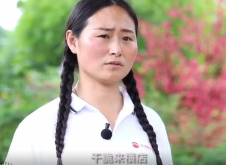 横店群演拜王宝强和赵丽颖,横店群演以王宝强激励自己