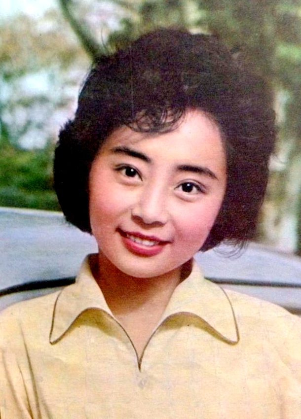 64岁庞敏:《小字辈》演小方,《渴望》饰田莉,后来息影为哪般