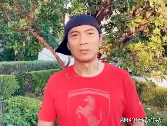 52岁黄健翔近照曝光，昔日央视名嘴如今变这样了