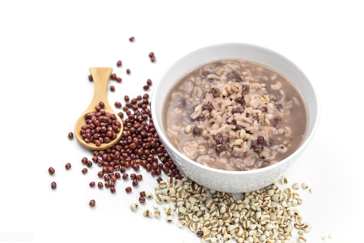 脾胃虚寒湿气重早上起来需要喝水,夏天喝水太多湿气重肚子不舒服