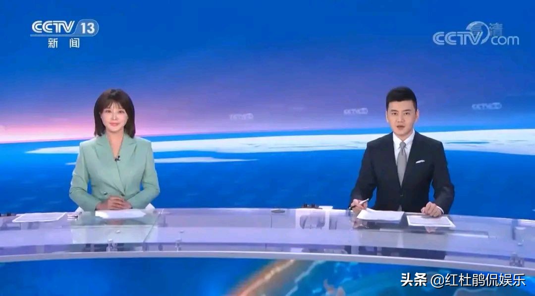 央视主持人胡蝶回老家看油菜花,央视早间新闻主播胡蝶近况