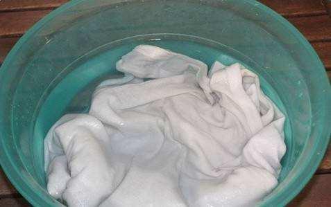 衣服发黄别扔教你清洗妙招,衣服发黄漂白生活小妙招大全