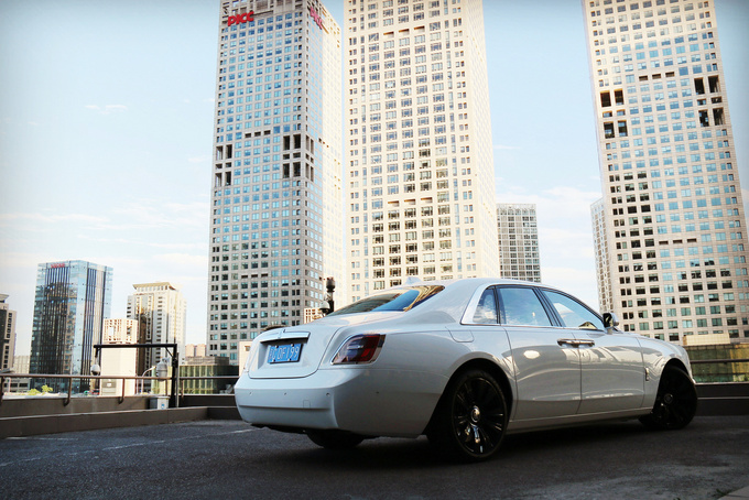 全新一代劳斯莱斯古思特,豪华180评测