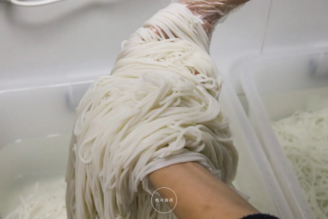 曲靖200一碗的过桥米线,曲靖高端过桥米线