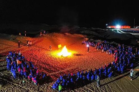 腾格里沙漠高端团建,腾格里沙漠徒步团建几天