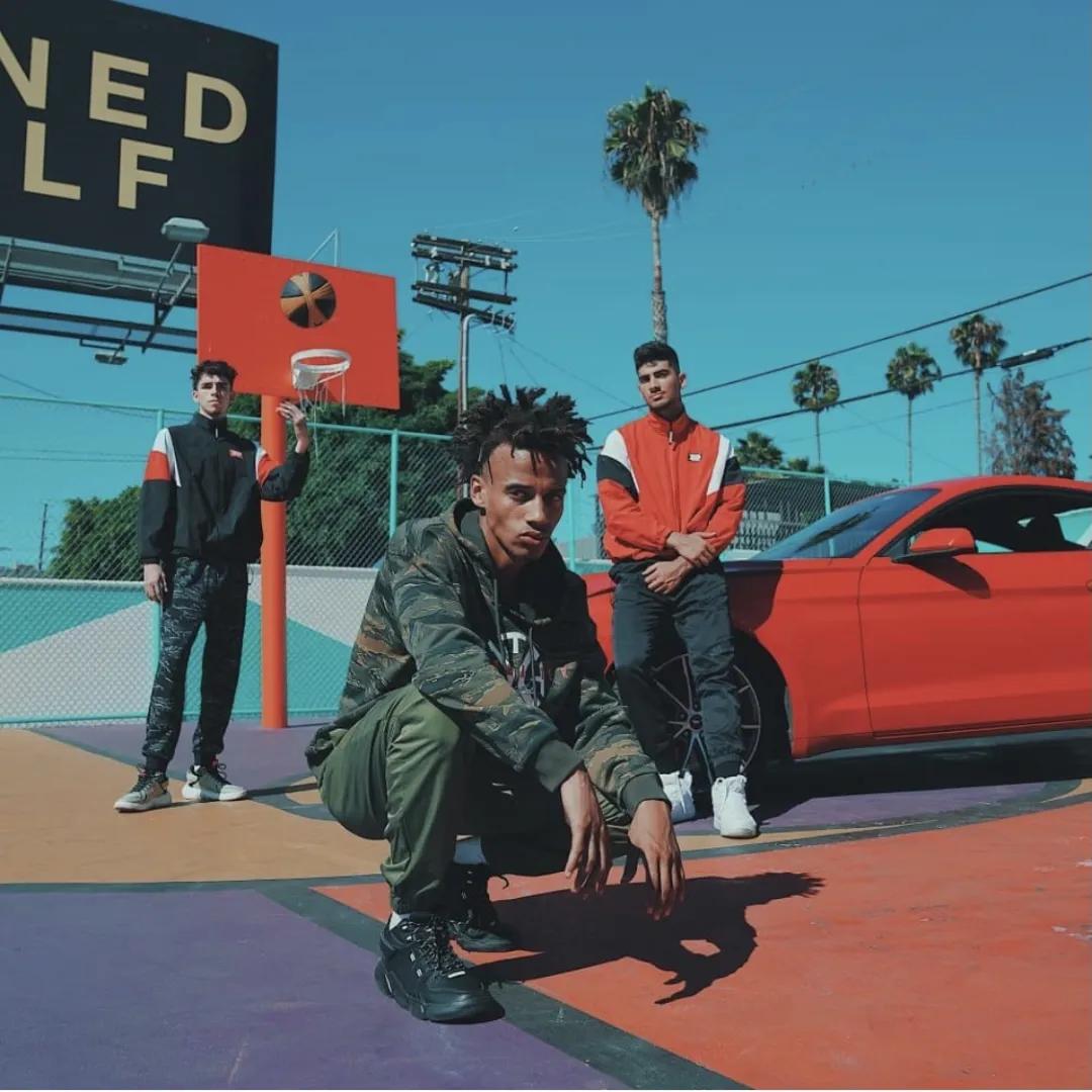 特步和nike有什么关系吗 (nike与特步对比)