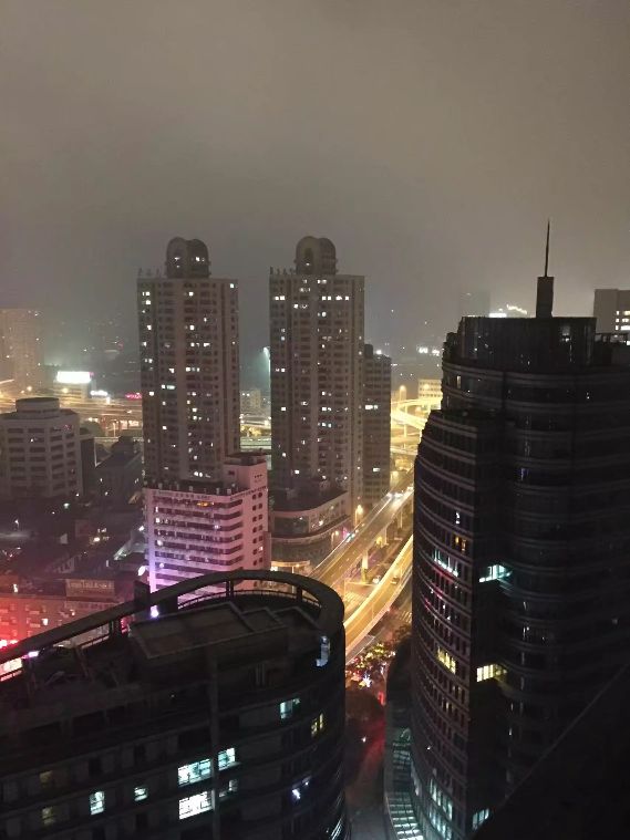 魔都上海，我不想成为你的过客