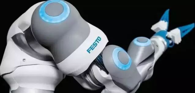 除了奔驰宝马奥迪还能买啥豪华车,除了奔驰还有哪些车企