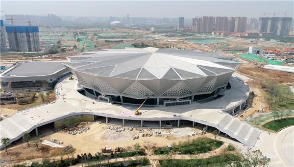 选用世界顶级跑道，打造5G智慧奥体