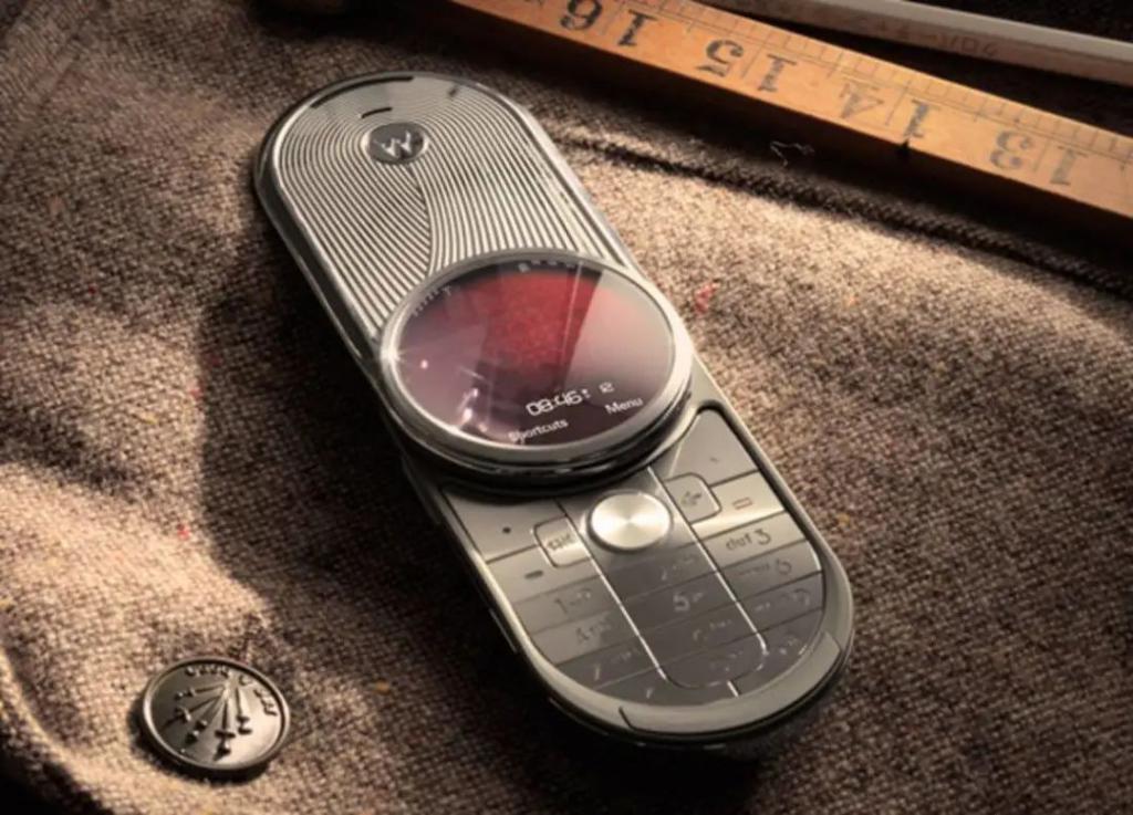 好看的手机外观是什么样子？90后：请参照功能机时代的手机