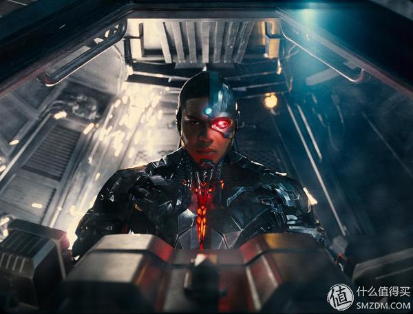 看腻了小鲜肉？《海王》凭肌肉和女神实现口碑逆袭：DC漫改指南