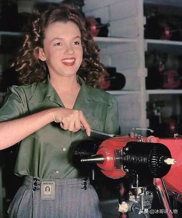 站起来的霍金图片,站起来的霍金