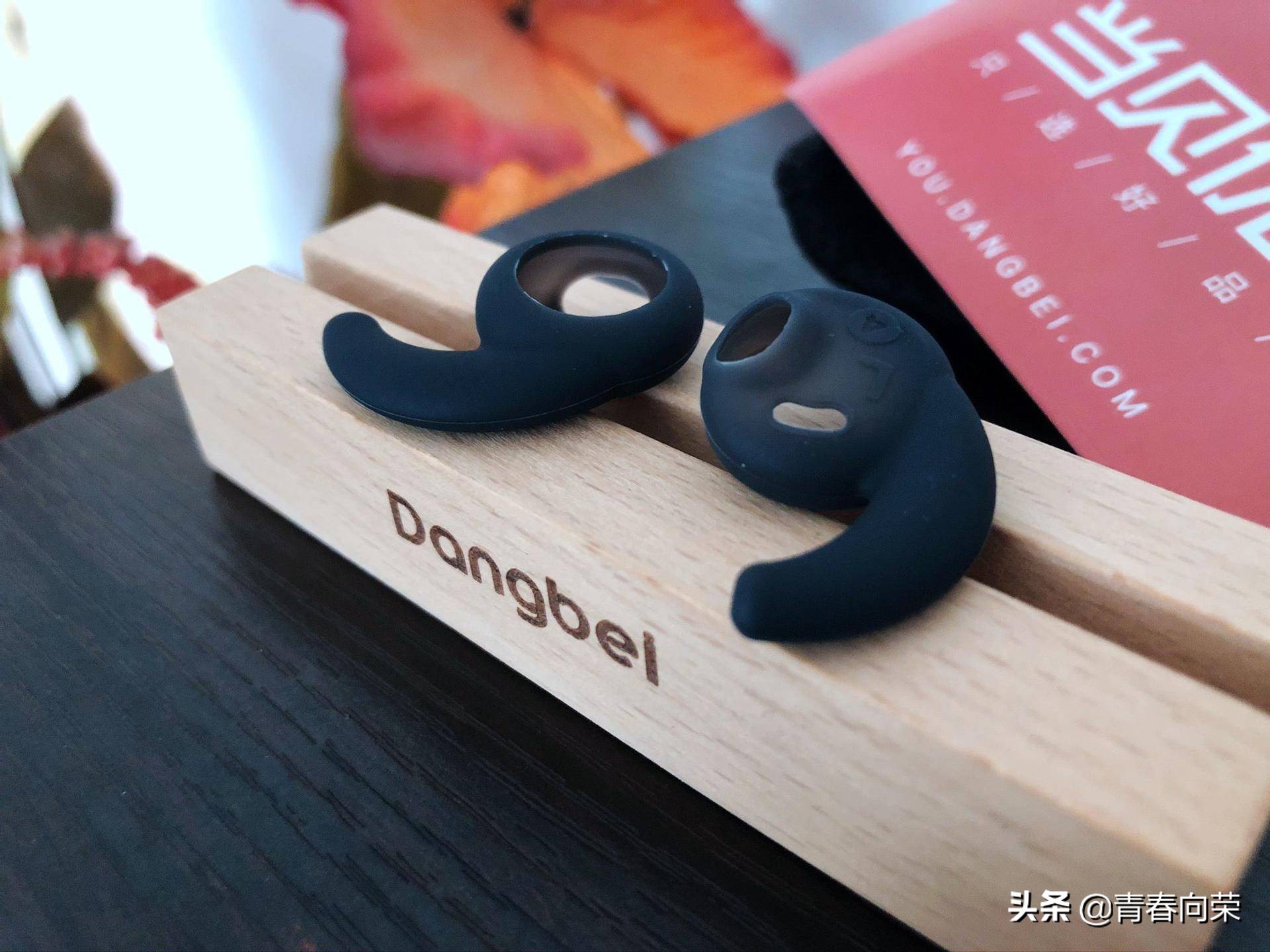 来自阿迪达斯的跨界暴击！AdidasFWD-01蓝牙运动耳机