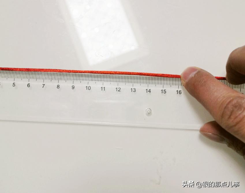 想买到合适尺寸的银手镯，你需要专业的测量方法