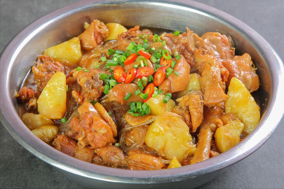 炖鸡肉时切记不要直接炖,鸡肉不用焯水怎么炖好吃又嫩呢