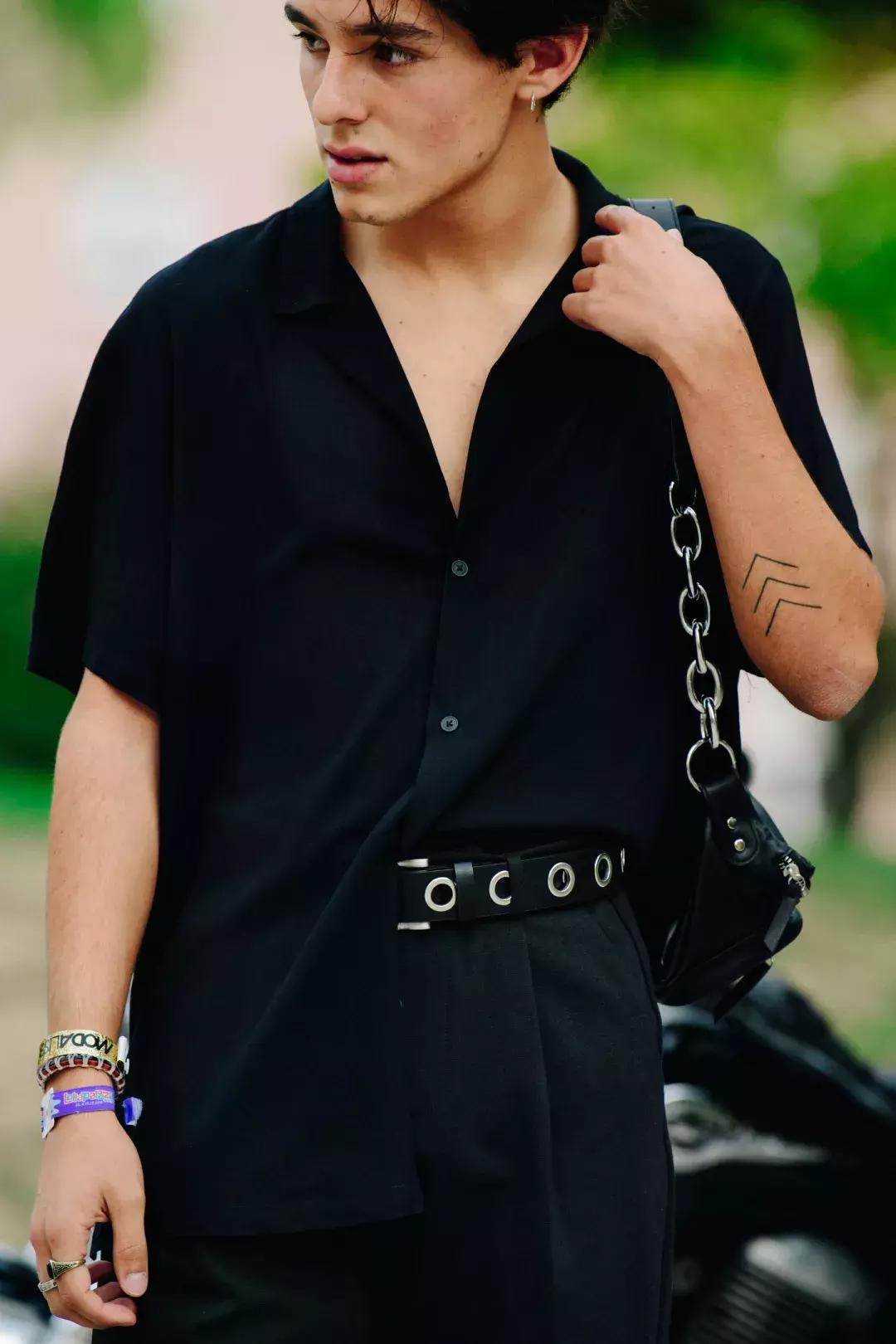 男人穿好腰带,会穿衣服的男人运气都不会太差