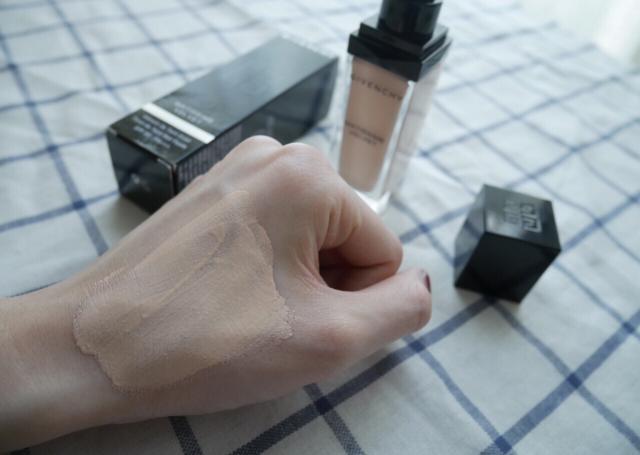 娇兰金钻粉底适合什么皮,油皮娇兰金钻粉底液测评