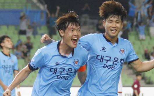 最强黑马!门将化妆登场曾“妖艳”世界杯东亚唯一一支全胜球队