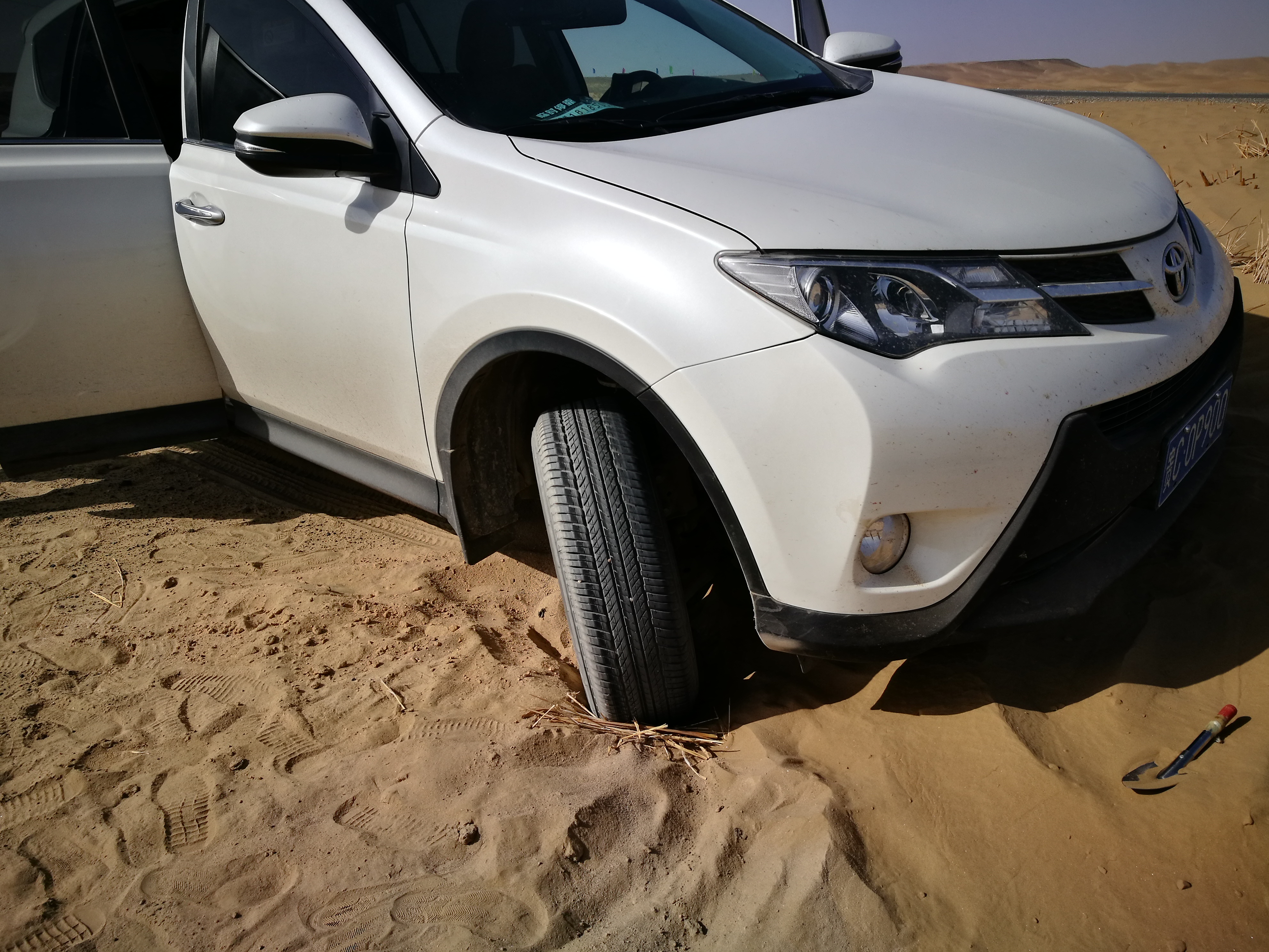 13000公里新手独驾*疆新**第23天——穿越塔克拉玛干沙漠，遭遇陷车