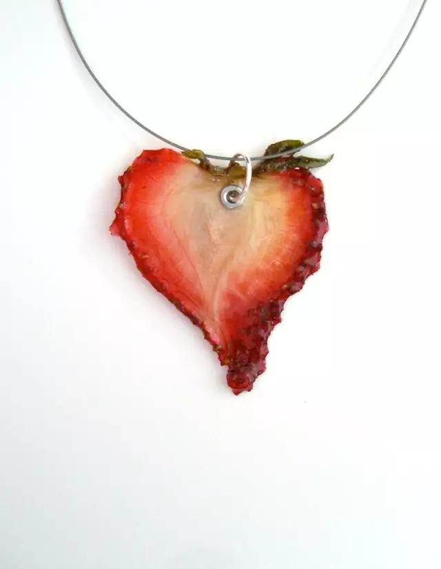 她把水果变成了“宝石”，6年卖出3143件，成美国最畅销的首饰