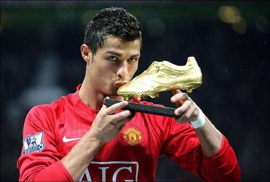 老将志不熄，身披斑马衣，逆境不低头，唯有CR7