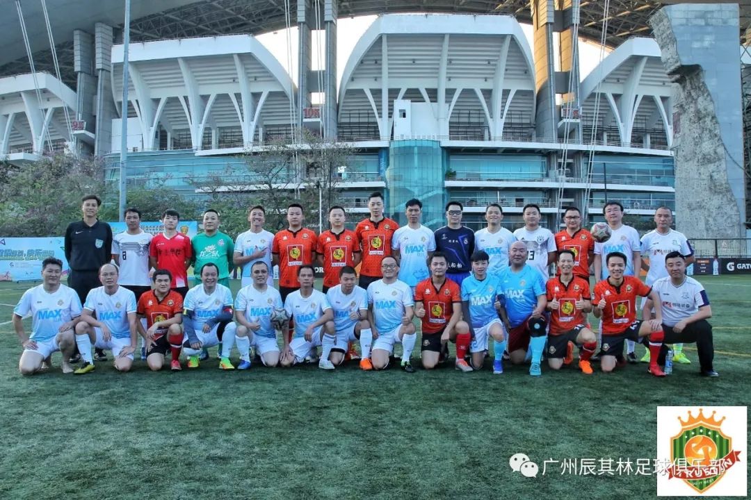 足球运动员为抗击疫情献力,疫情不隔离关爱