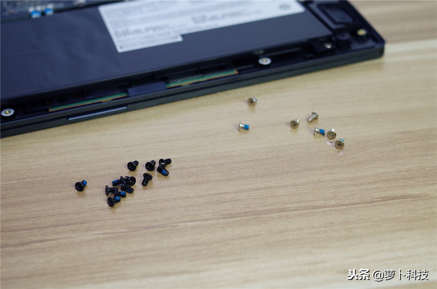 爆内存后系统没了,光威悍将2400内存条