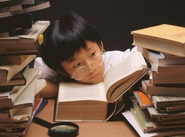 背古诗对孩子的危害,教孩子背唐诗还是宋词好