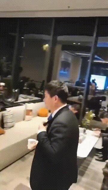 这给开发商逼的！沈阳某售楼处都开夜场，号称通宵不打烊