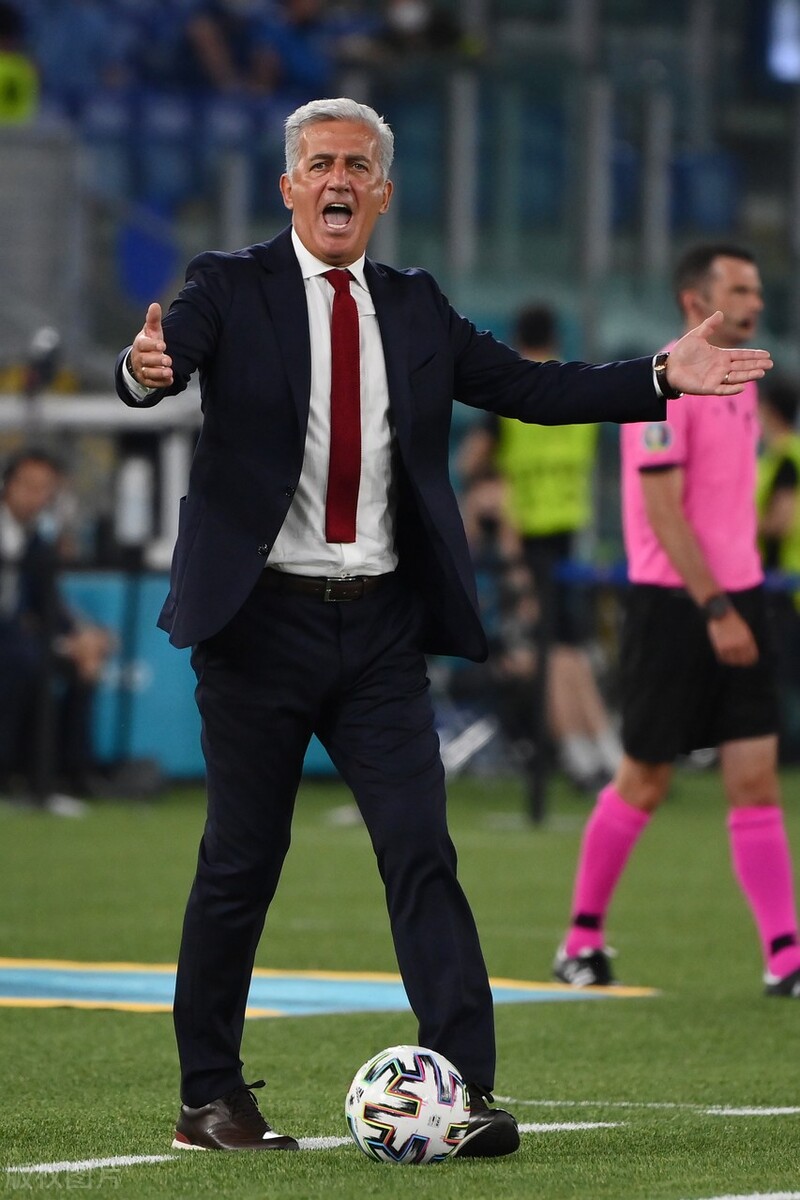 欧洲杯德国主帅勒夫,勒夫个人时装秀