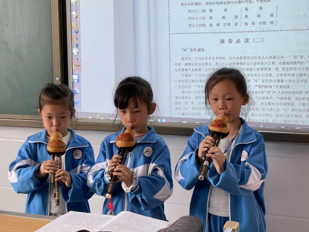 初中生放学不愿意回家,学生放学不知所措