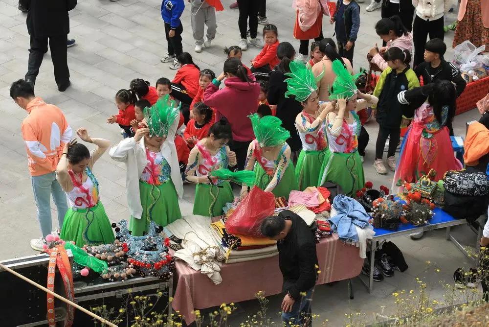 人间最美四月天，十里樱桃红满园