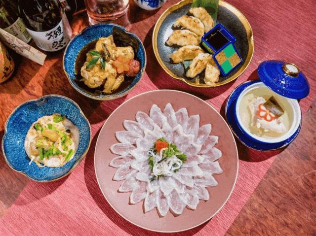 闺蜜小聚一起吃日本料理发朋友圈,日本料理同学小聚