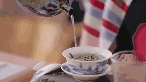 怎么样泡茶才能泡出好喝的茶,泡茶时茶和水如何选择