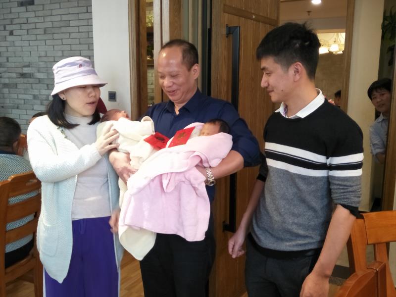 曙光妈妈再次喜得龙凤胎