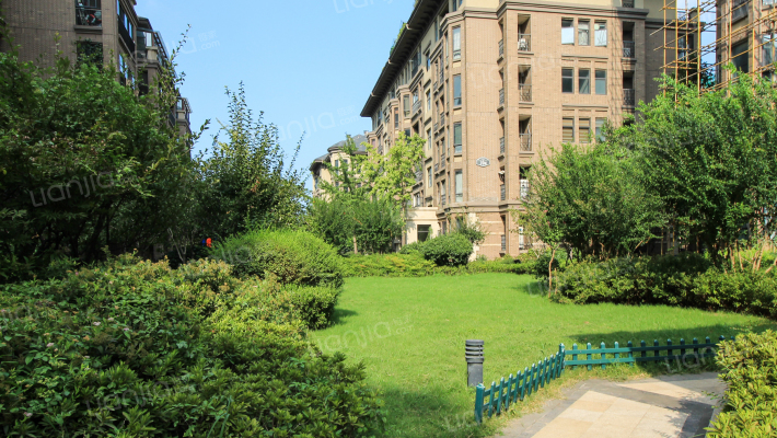 从1000到1万，谁是襄阳高房价推手一一大牌房企入襄（中篇）