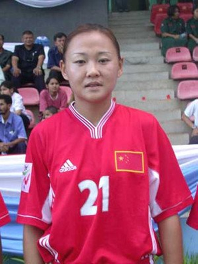 中国女足球员脱下球衣庆进球,中国女足进球脱球衣庆祝视频