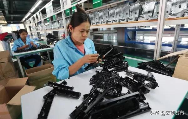 滇缅：同享“一路”情共绘“一廊”美