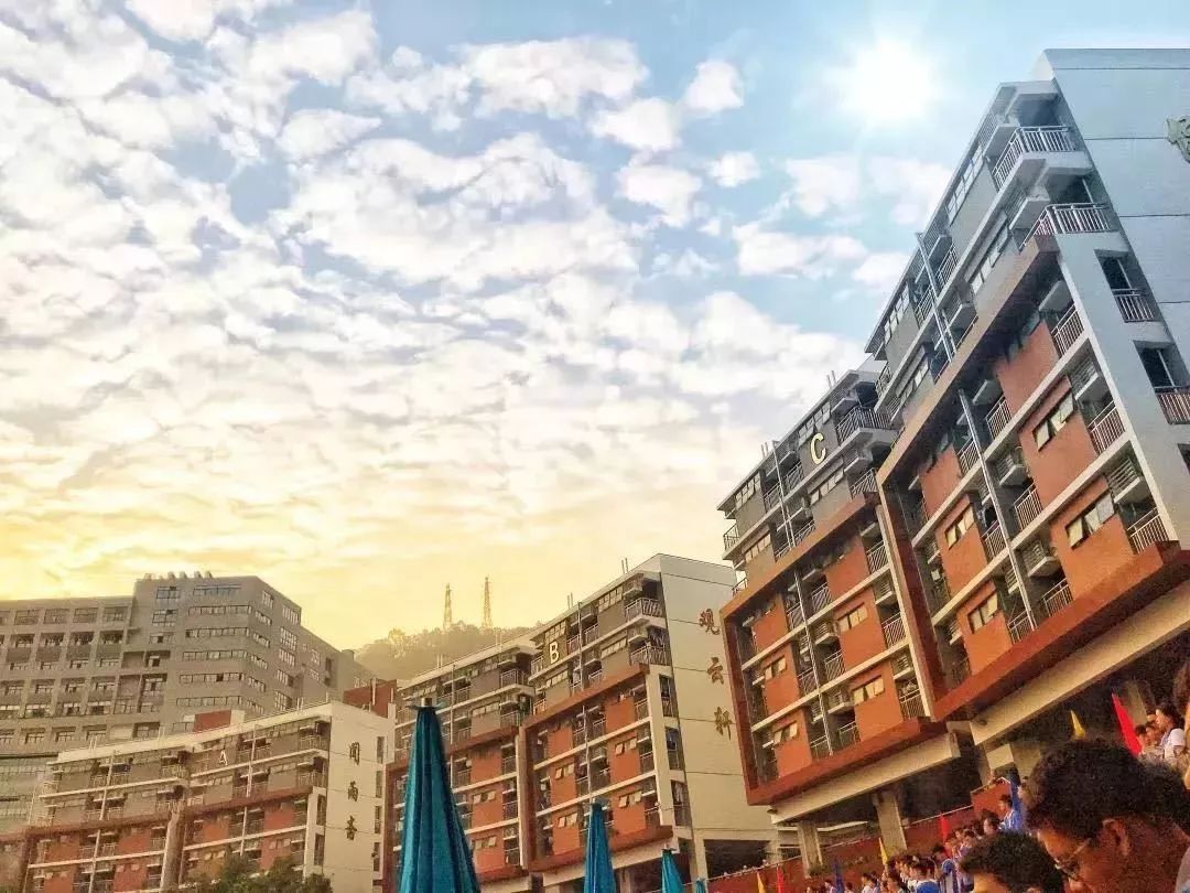 “在红岭中学就读是一种怎样的体验?”