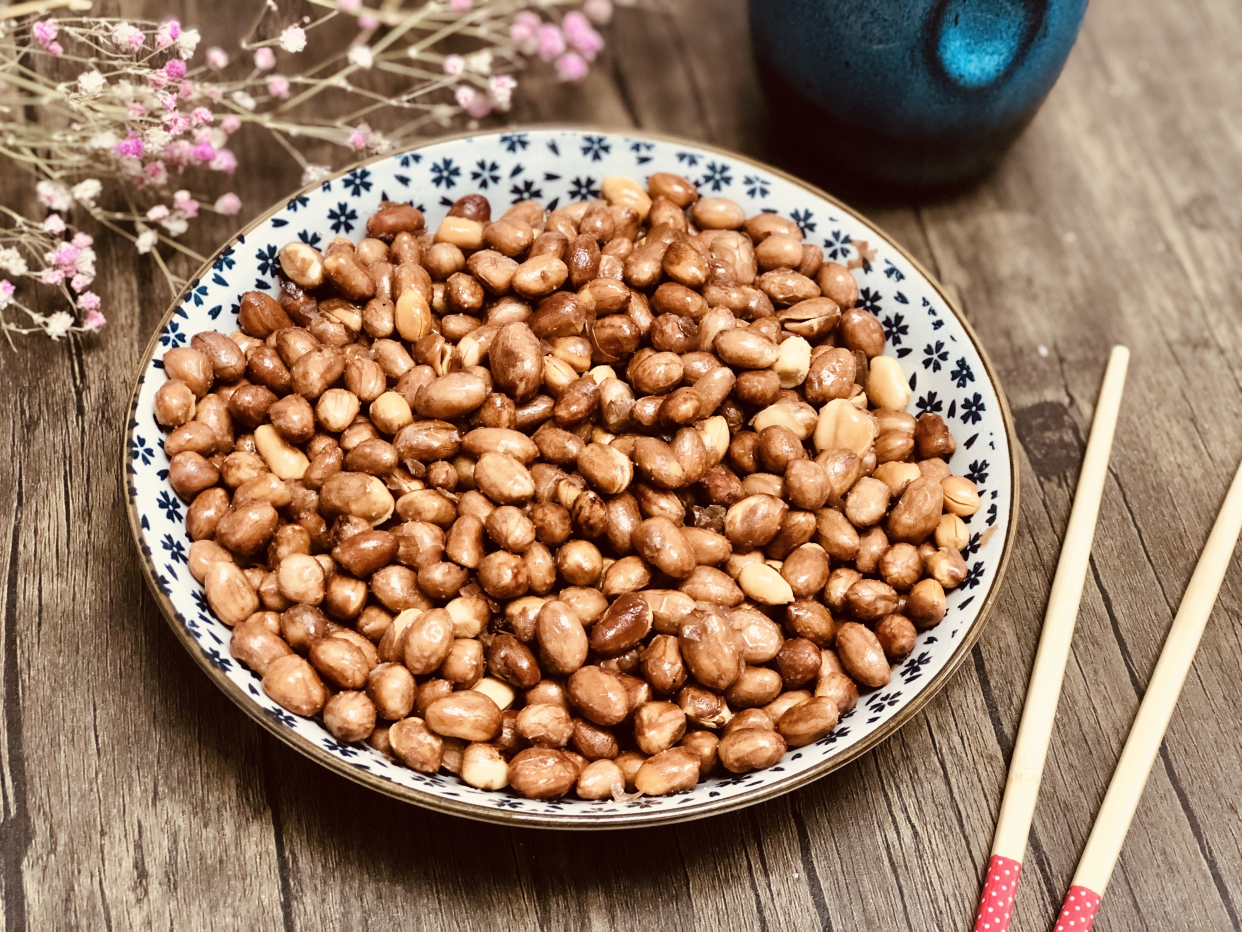 其实在炸花生米的时候是有技巧的,炸花生米放什么就能确定不会炸焦