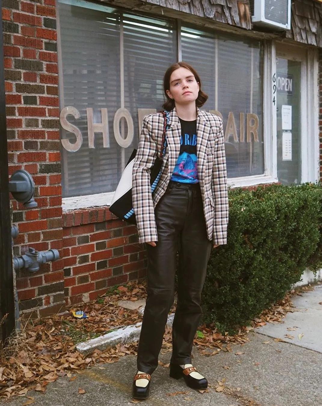 一套西装又正式又休闲,30-35岁女性春季穿搭西装