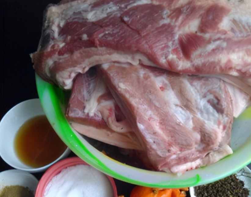 腊肉怎么腌制才能晒得更久,腌制腊肉的防霉方式