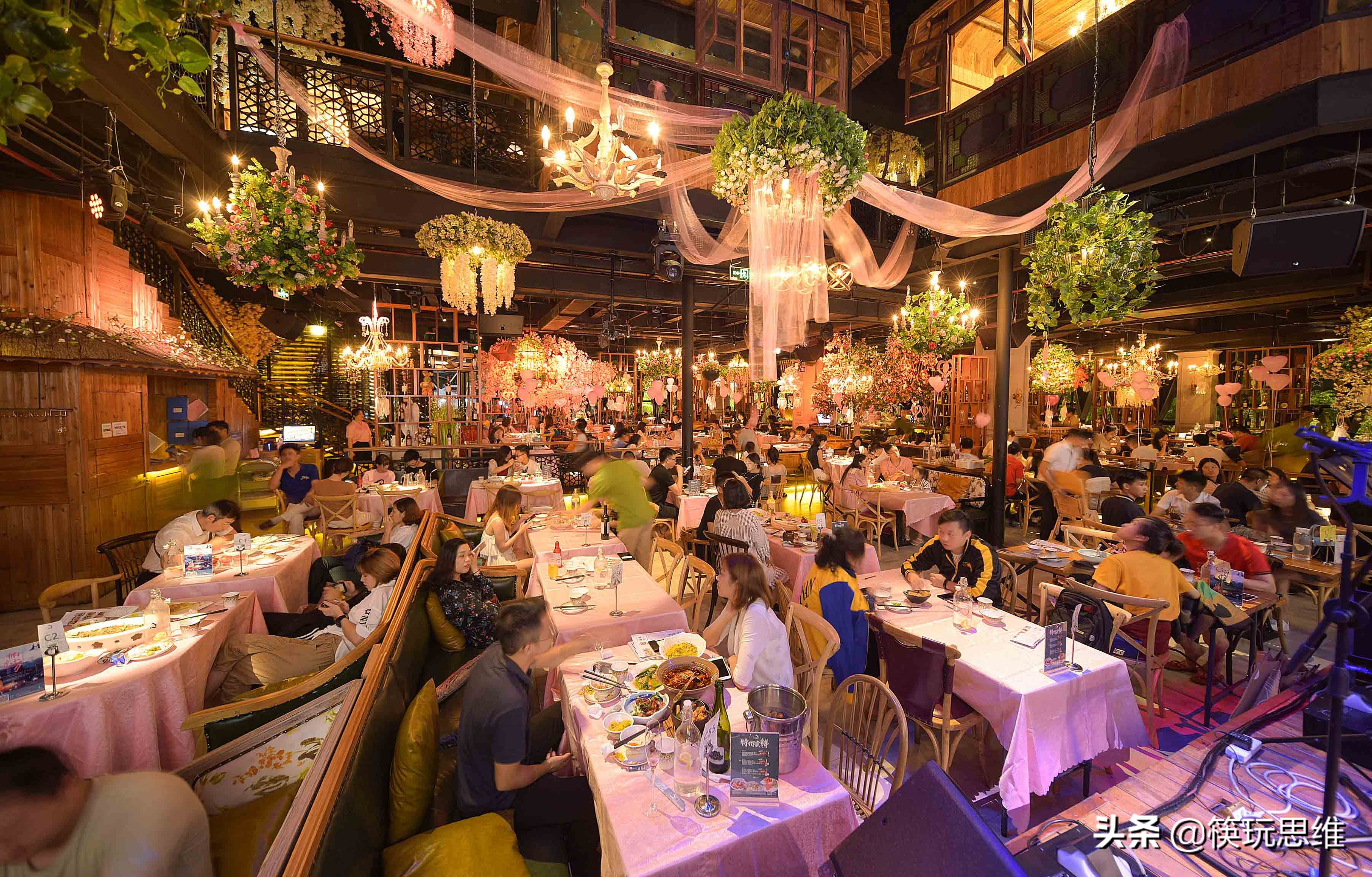 如何经营卖酒行业赚钱,如何在小酒店卖酒赚钱多