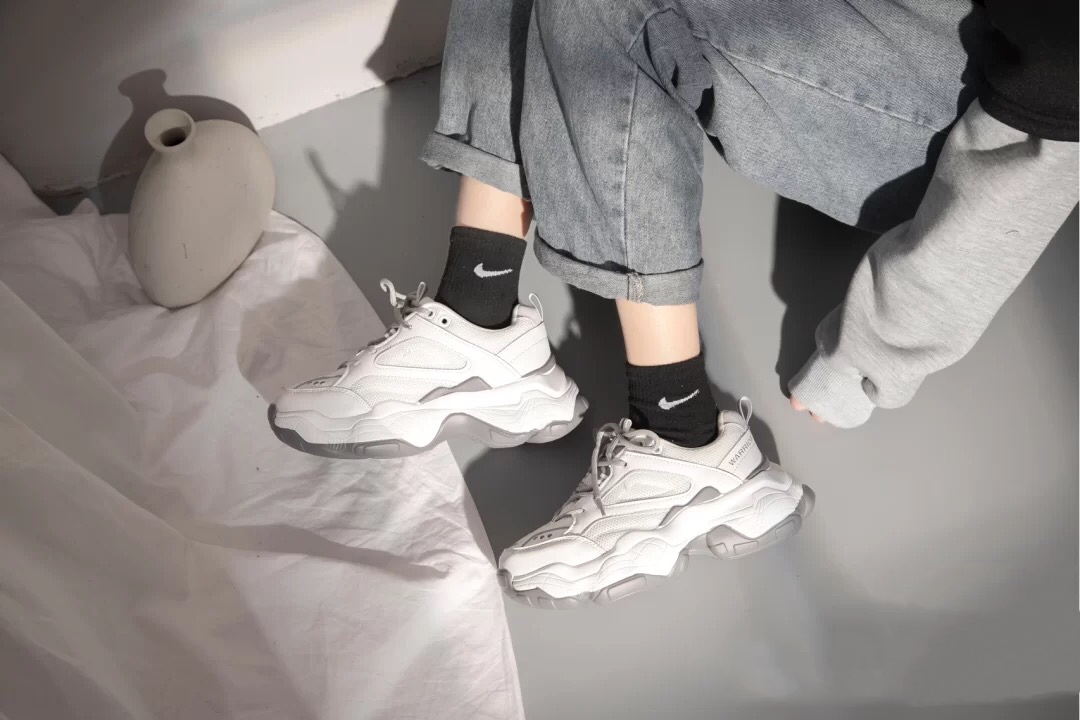 好看且增高的全脚掌运动鞋,超好看洋气运动鞋